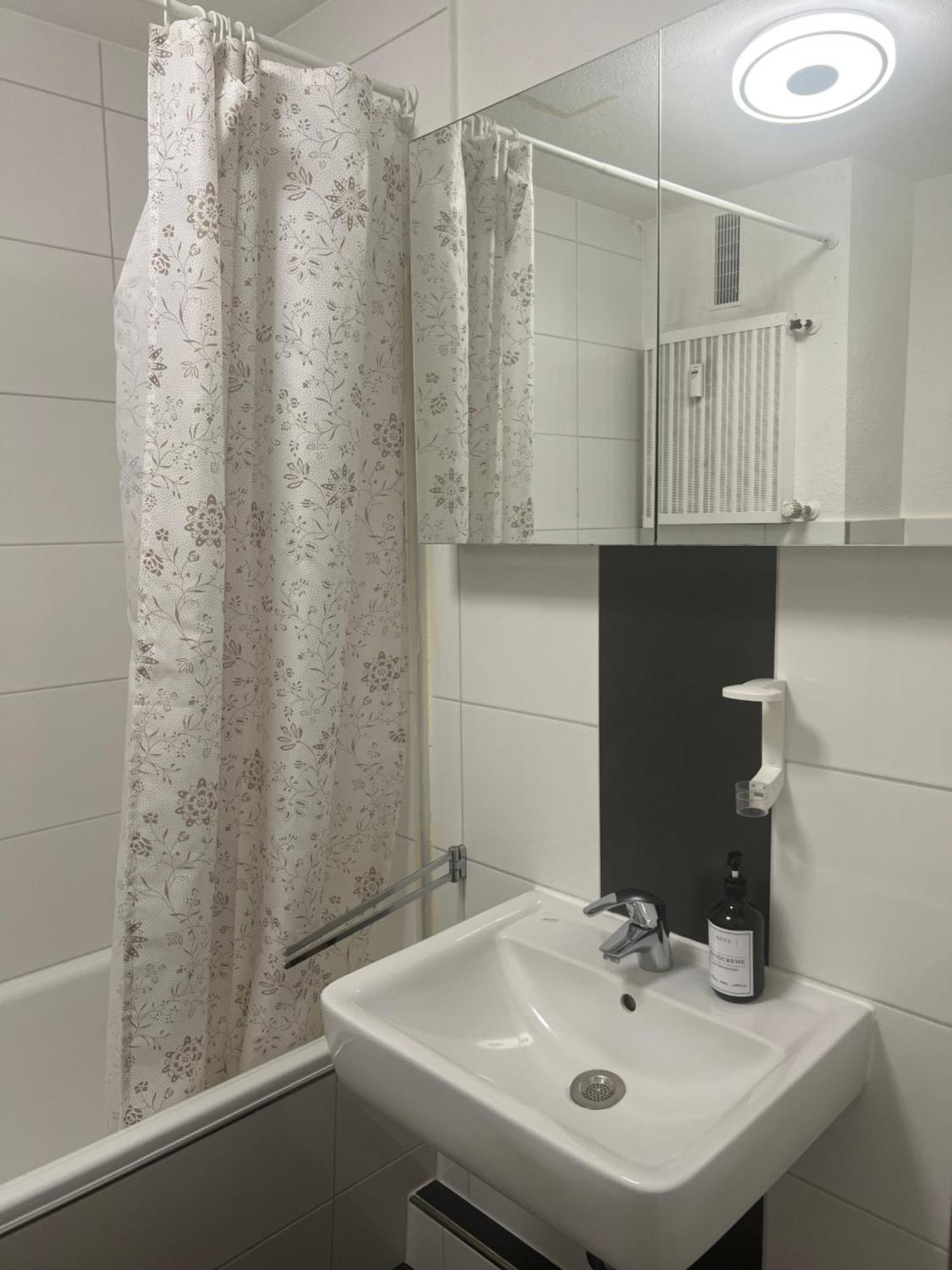 Tmj Apartment 1 Dusseldorf Bagian luar foto